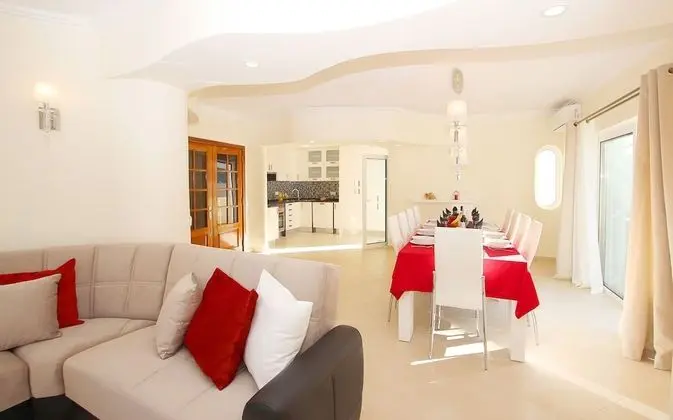 Villa, 6 Yatak Odası, Kişiye Özel Havuzlu, Deniz Manzaralı