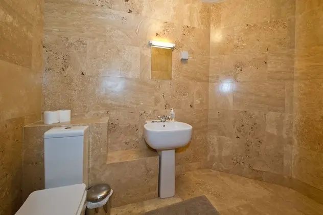 Üç Kişilik Oda, Banyolu/Duşlu