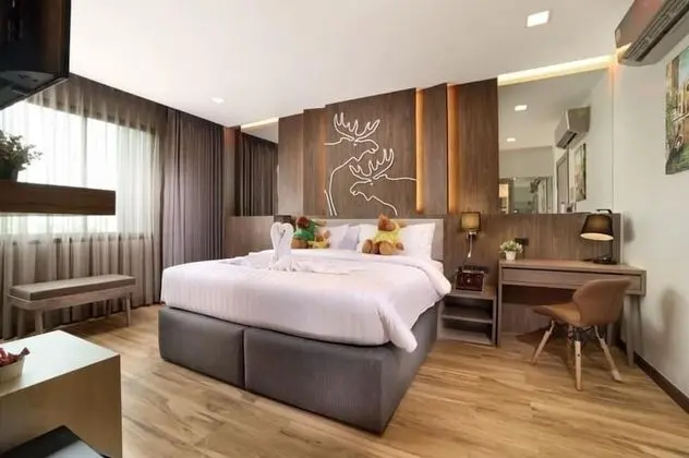 Deluxe Double Room with Bathtub