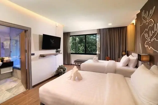 Deluxe Twin Room with Bathtub