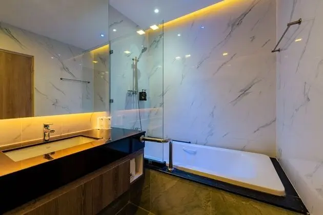 Deluxe Twin Room with Bathtub