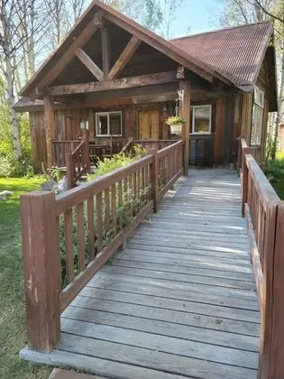 Rendezvous Cabin (2 Queen)