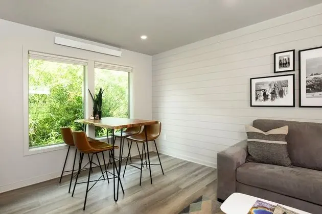 Twin Cabin (2 Queen, Kitchen)