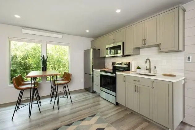 Twin Cabin (2 Queen, Kitchen)