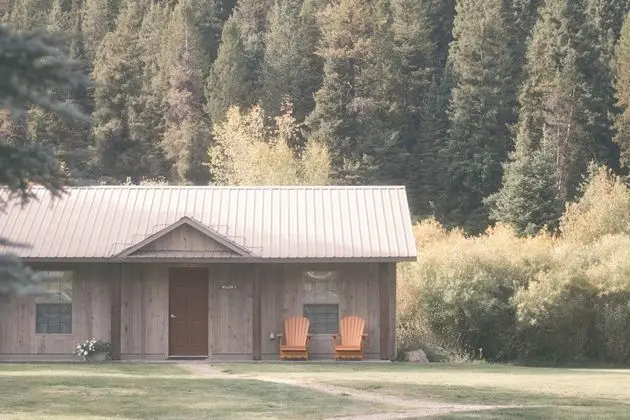 Twin Cabin (2 Queen, Kitchen)