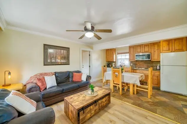 Lodge Unit #14 - 2 Bedroom, 2 bath, Full Kitchen