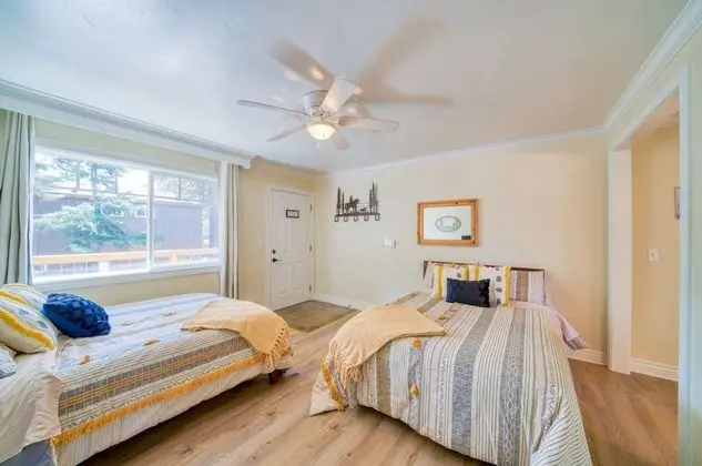 Lodge Unit #14 - 2 Bedroom, 2 bath, Full Kitchen