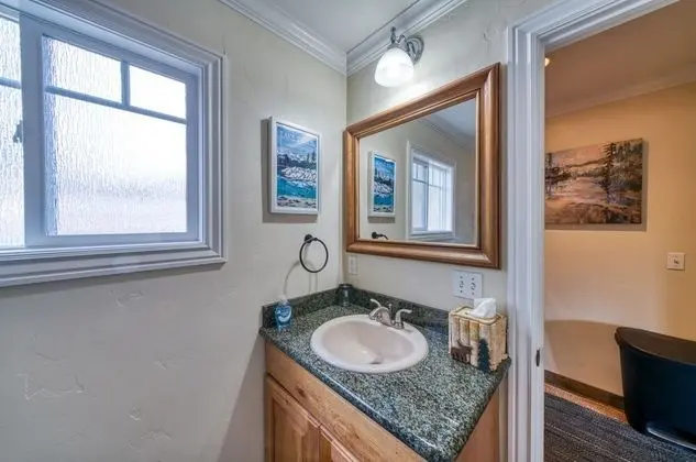 Lodge Unit #4-Studio, Kitchenette