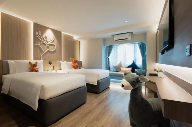 Standard Twin Bed with Shower