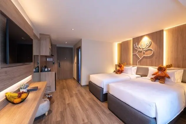 Standard Twin Bed with Shower
