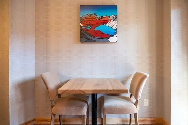 Superior One Bedroom Suite 2 Queens