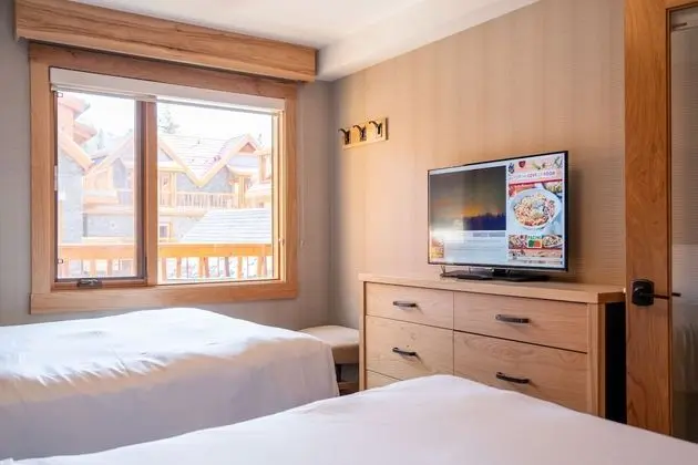 Superior One Bedroom Suite 2 Queens