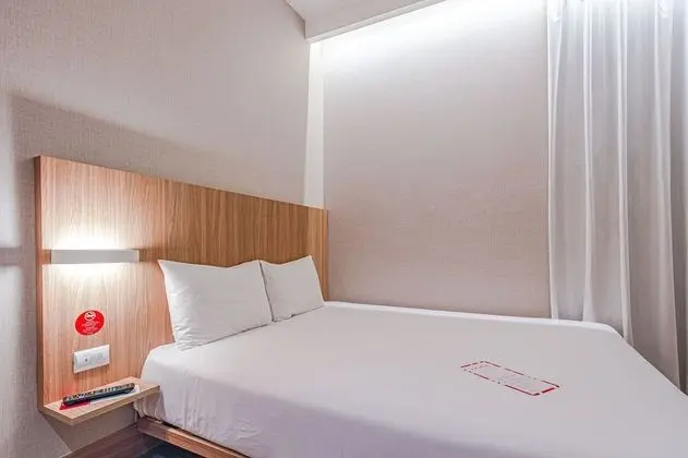 Quarto casal standard, 1 cama de casal