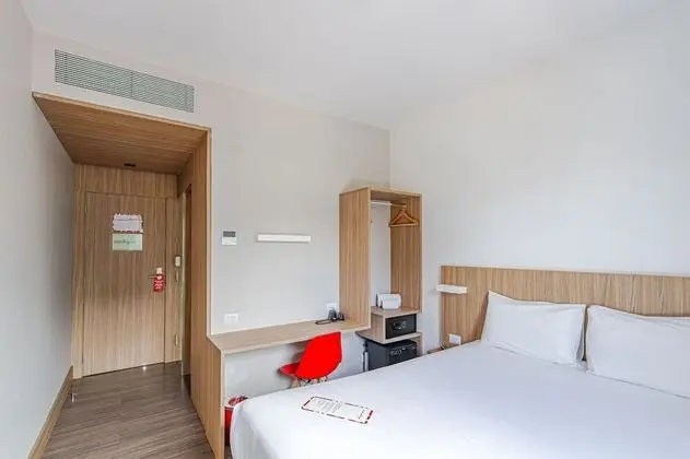 Quarto casal standard, 1 cama de casal