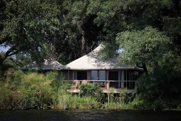 Luxury Family Room (2)