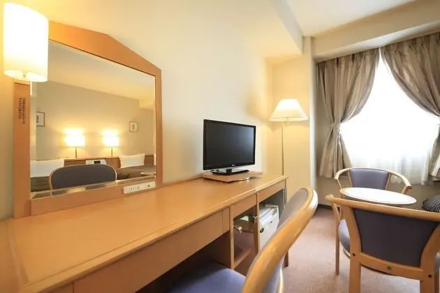 İki Ayrı Yataklı Oda, Sigara İçilmez