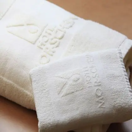 Üç Kişilik Oda, Sigara İçilmez