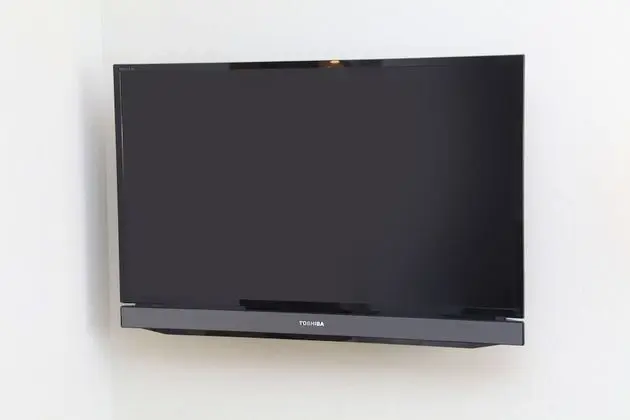 Üç Kişilik Oda, Sigara İçilmez