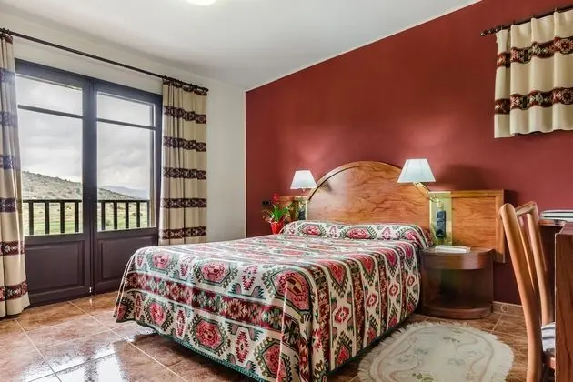 Büyük Yataklı Tek Kişilik Oda