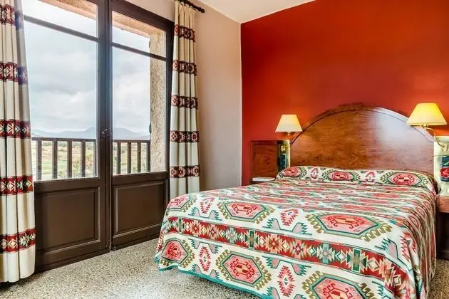 Büyük Yataklı Tek Kişilik Oda