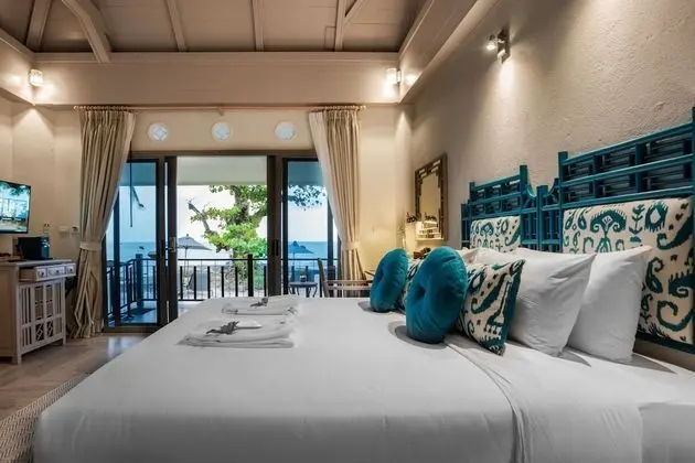 Deluxe Beach Front Bungalow