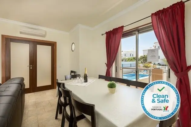 Villa, 5 Yatak Odası, Şömine