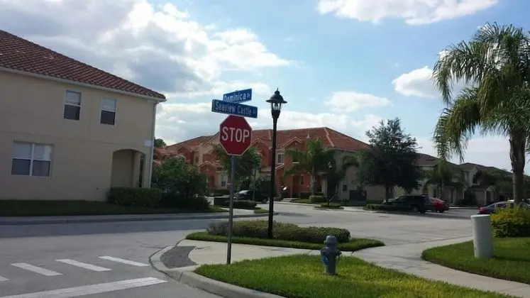 Ev