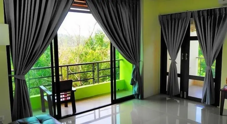 Üç Kişilik Oda, Balkon