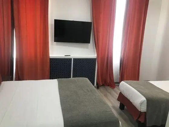Üç Kişilik Oda