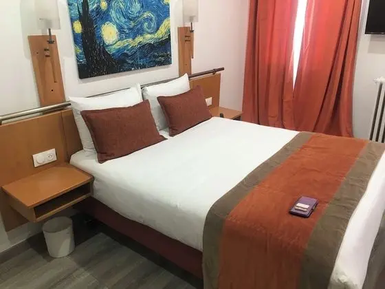 Üç Kişilik Oda