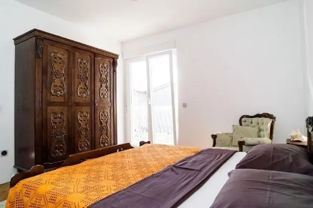 Ev (Villa More - 10m from sea - H(10))
