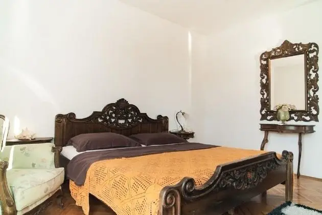 Ev (Villa More - 10m from sea - H(10))