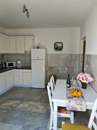 Ev (Villa More - 10m from sea - H(10))
