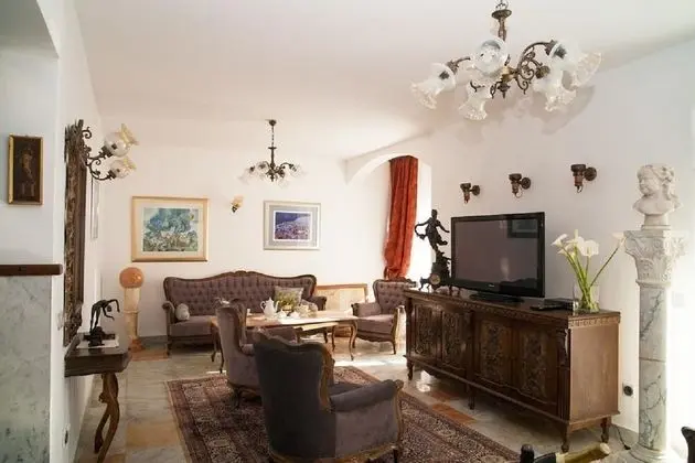 Ev (Villa More - 10m from sea - H(10))