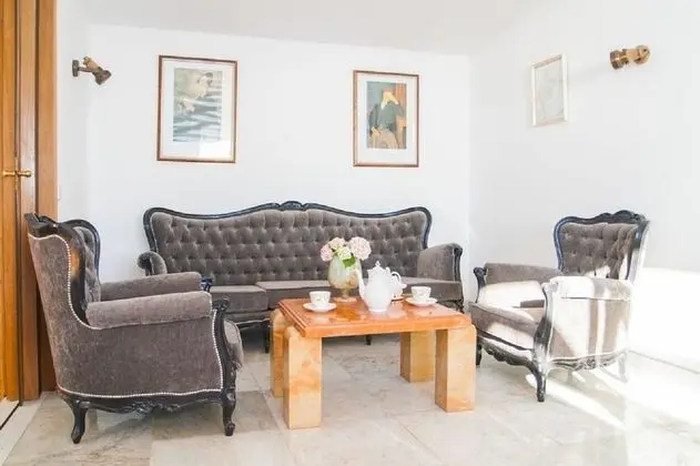 Ev (Villa More - 10m from sea - H(10))