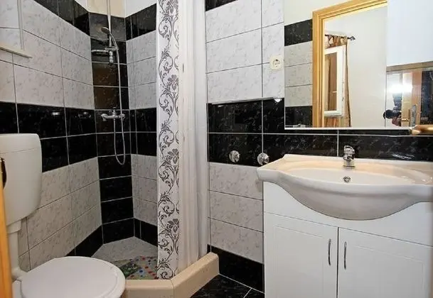 Ev (Villa More - 10m from sea - H(10))