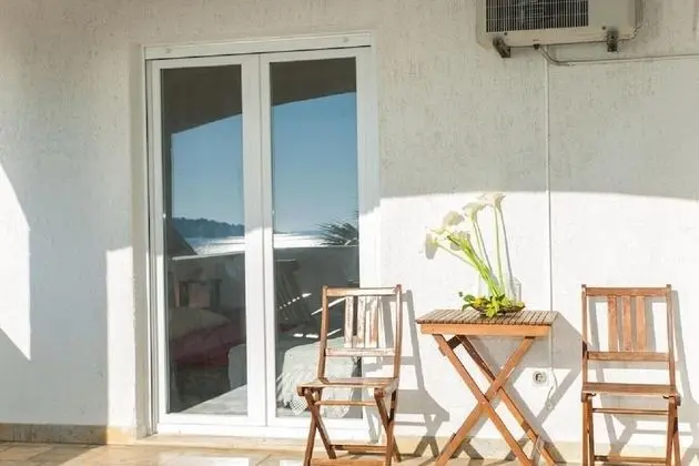 Ev (Villa More - 10m from sea - H(10))