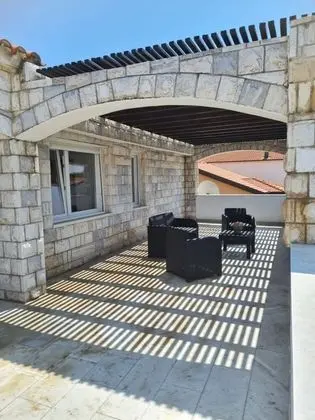 Ev (Villa More - 10m from sea - H(10))