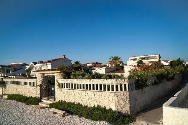 Ev (Villa More - 10m from sea - H(10))