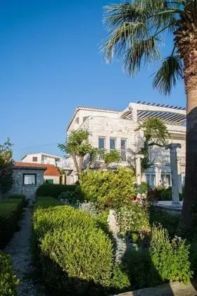 Ev (Villa More - 10m from sea - H(10))