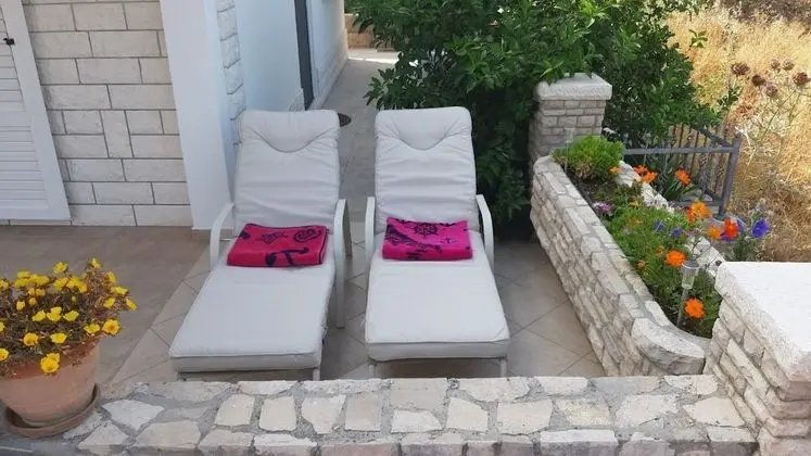 Ev (More - with large terrace - H(4+1))