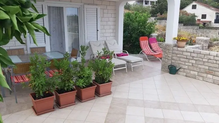 Ev (More - with large terrace - H(4+1))