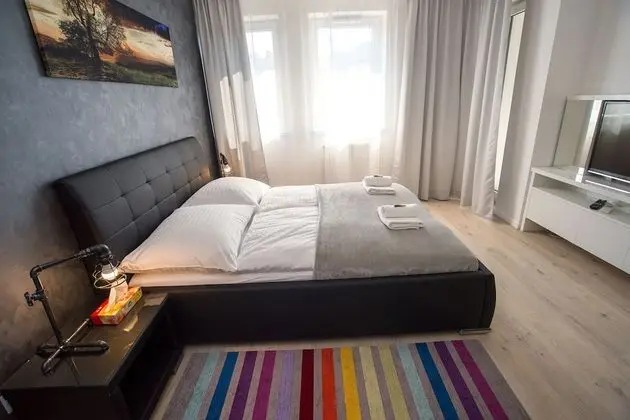 Standard Oda, 1 Büyük (Queen) Boy Yatak