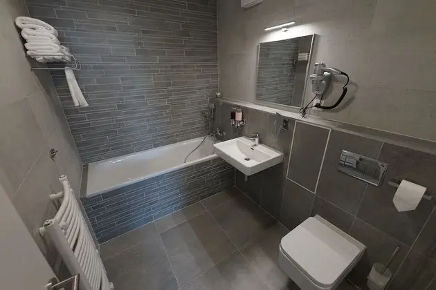 Standard Oda, 1 Büyük (Queen) Boy Yatak