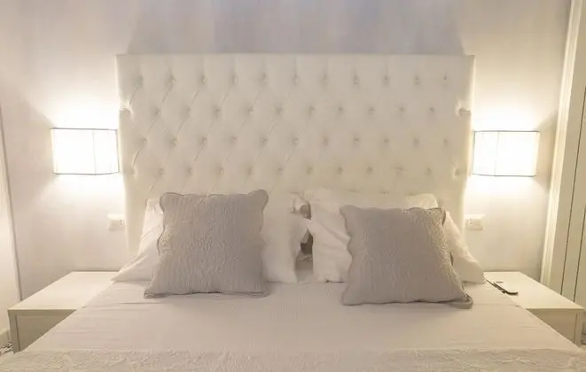 Luxury Oda
