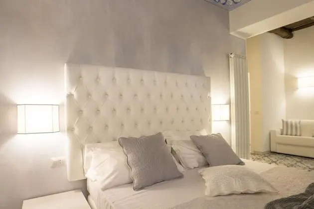 Luxury Oda