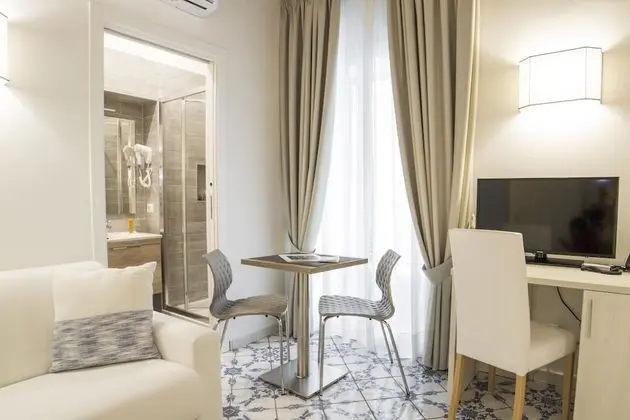Luxury Oda