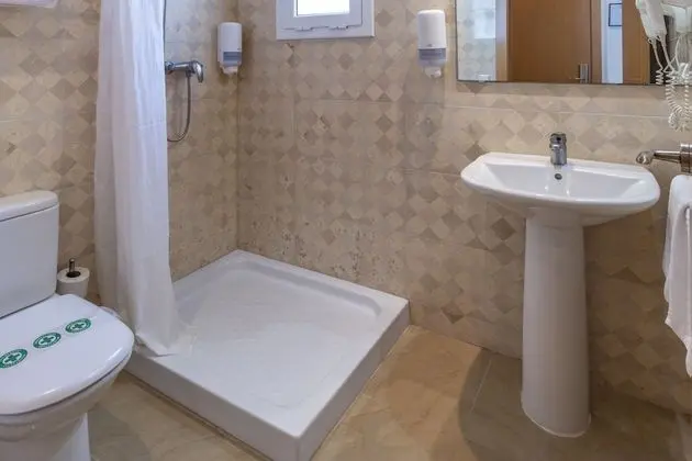 Basic Dört Kişilik Oda