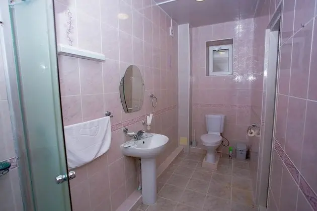 Basic Tek Büyük veya İki Ayrı Yataklı Oda, Sigara İçilmez