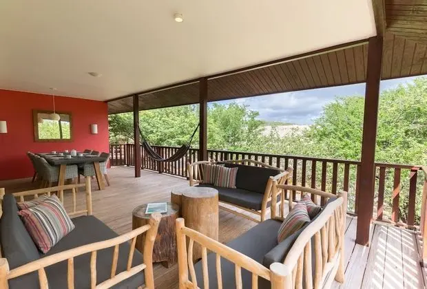 Villa (Azul)